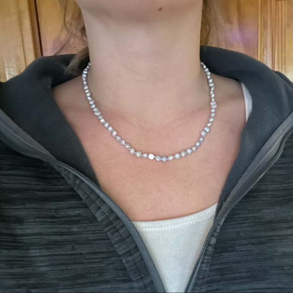 Icy blue pearl necklace - Picture 9 of 9